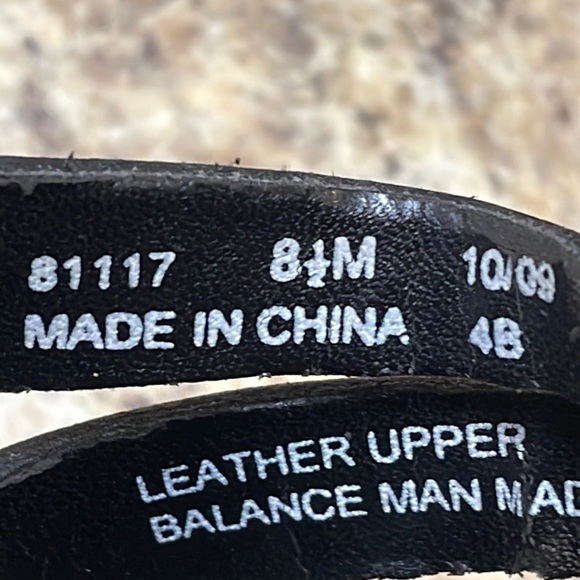 Clarks Bendables Black Slip On Heels. Size 8.5. Leather Upper. GUC - Picture 11 of 16